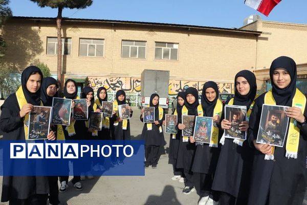 نواختن زنگ استکبارستیزی در دبیرستان ریحانه النبی باقرشهر 