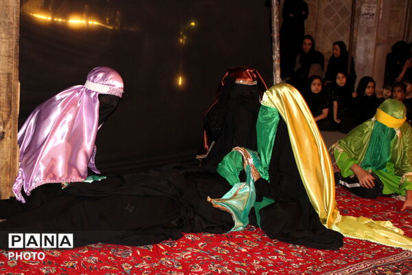 اجرای تئاتر مذهبی عاشورایی با هنرنمایی گروه ستاره صبح در نظرآباد