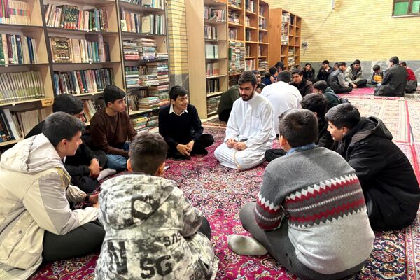 حوزه‌علمیه امام صادق(ع) میزبان پسران قرآنی اسلامشهر در مسابقات منطقه‌ای
