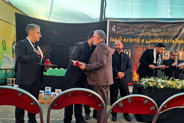 سوگواری معنوی در شیخ جنید(ره)؛ مدرسه غرق در عطر فاطمیه