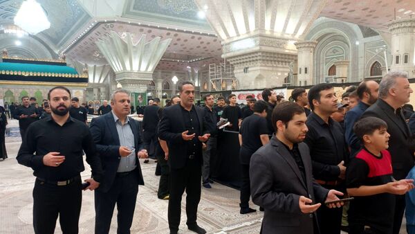 فرهنگیان منطقه ۱۴ تهران، به سرداران شهید جنگ ۱۲ روزه ادای احترام کردند