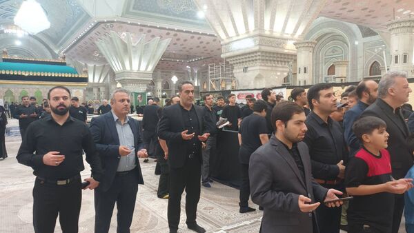 فرهنگیان منطقه ۱۴ تهران، به سرداران شهید جنگ ۱۲ روزه ادای احترام کردند