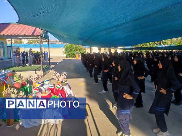 یک روز شاد در دبیرستان امام خامنه‌ای با المپیاد ورزشی درون مدرسه‌ای 