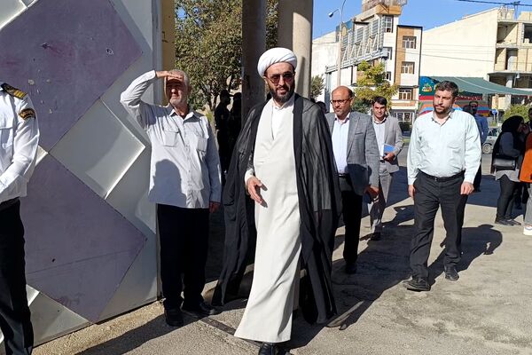 آیین استانی زنگ مهر در دبیرستان راضیه شیراز‌ 
