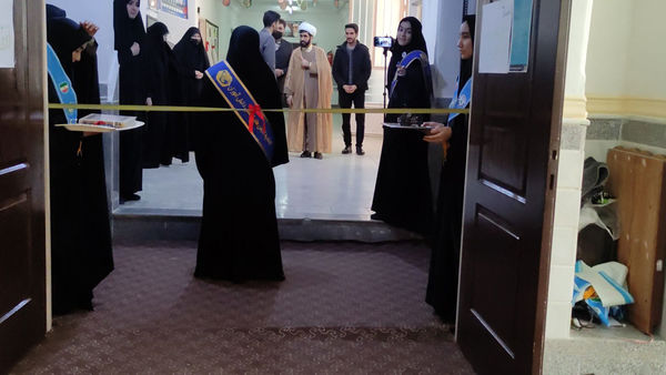 حال و هوای نمایشگاه مدرسه انقلاب در شهر جعفریه قم