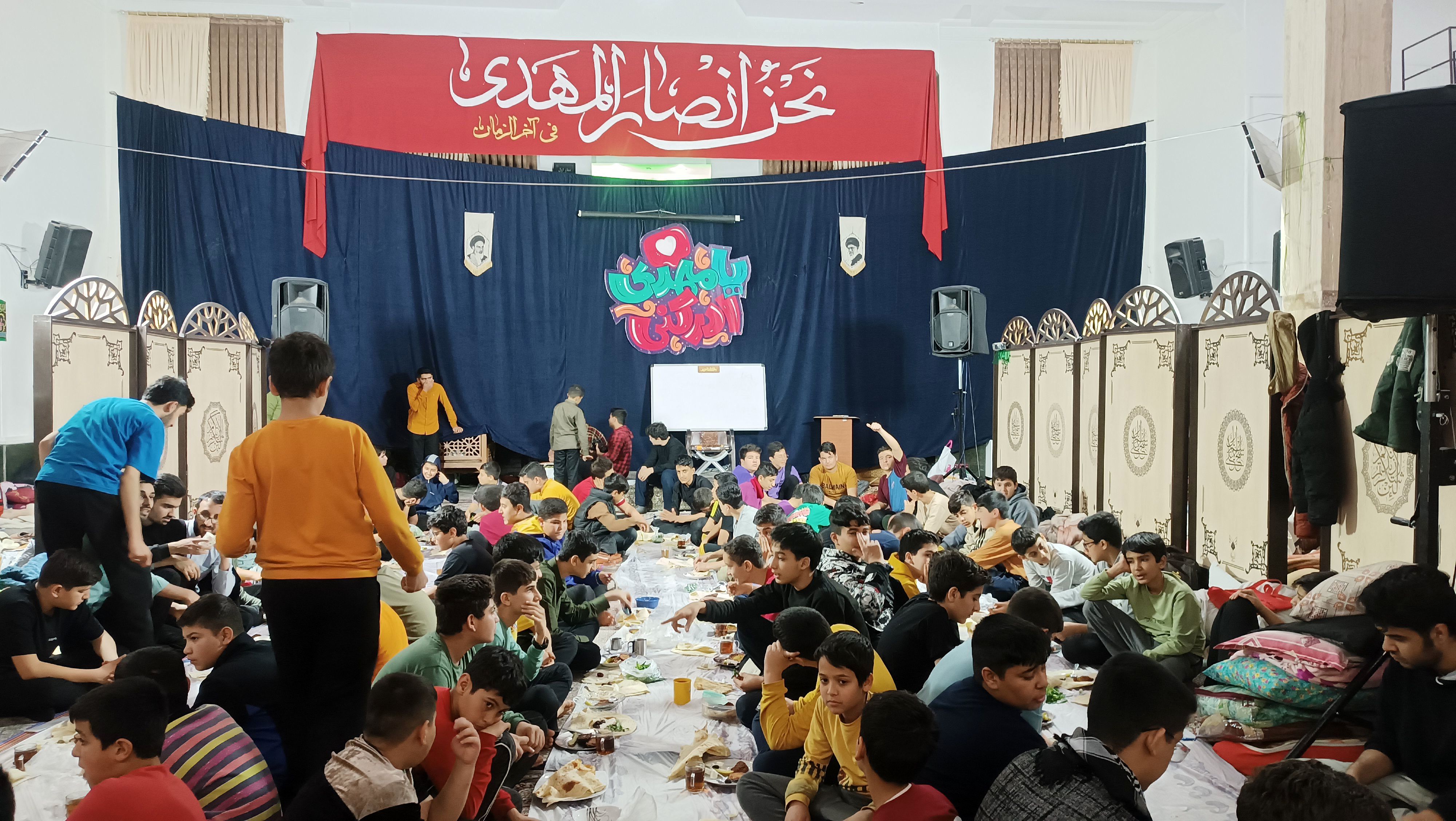 افطاری دومین روز اعتکاف دانش آموزی «سه روز در بهشت»