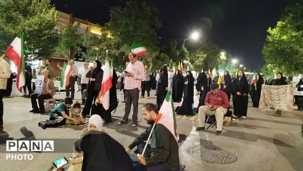 صدمین شب از اجتماعات در حسینیه امام خمینی