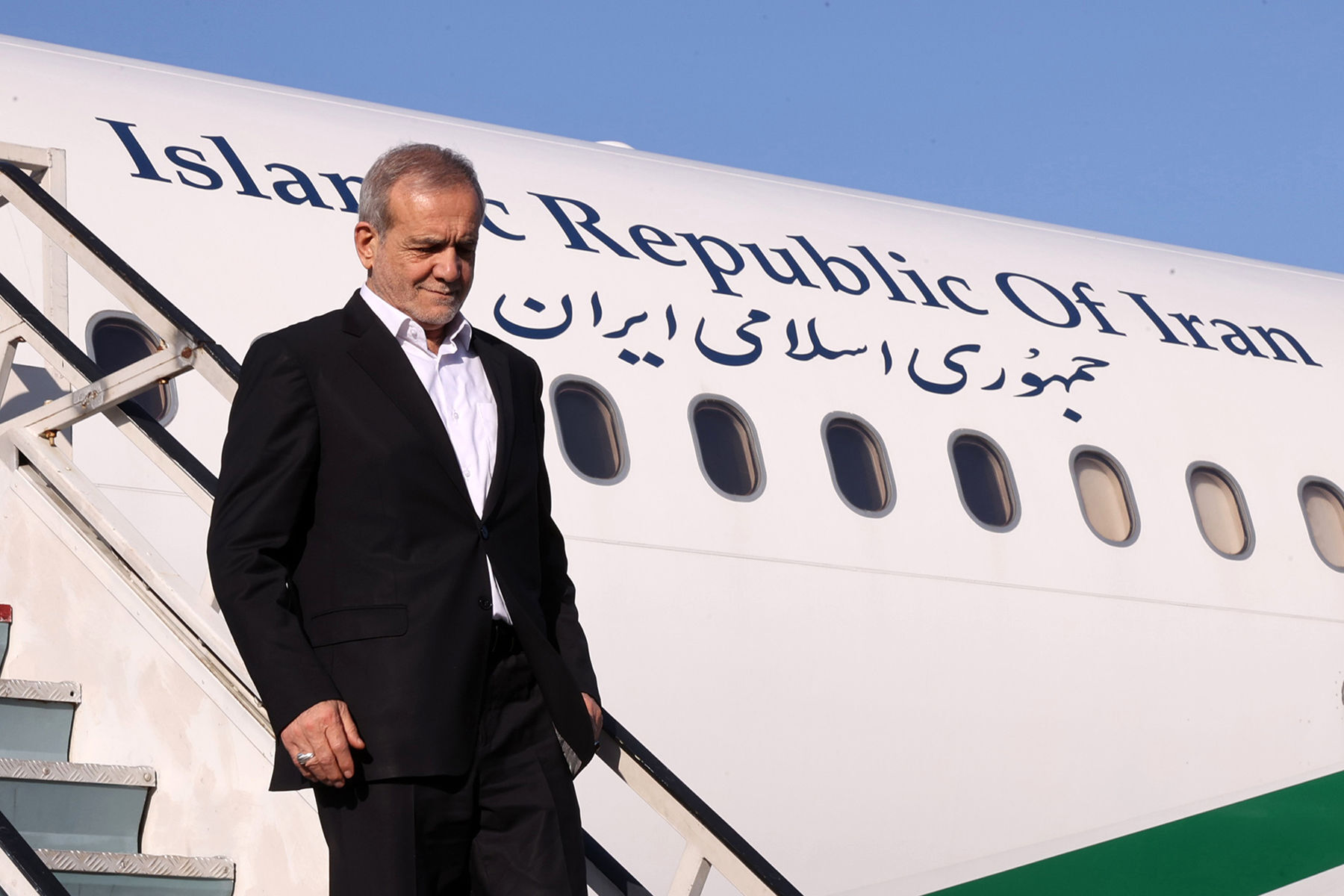 پزشکیان وارد قطر شد