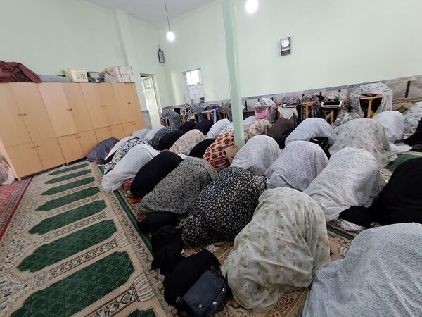اقامه نماز عید سعید فطر در مسجد جامع جمنان قائمشهر