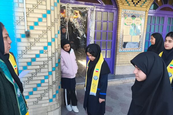 گرامیداشت ایام الله دهه فجر در دبیرستان رضوی شیراز