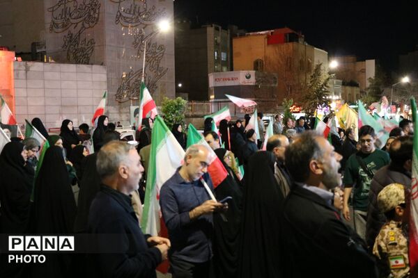 حماسه همدلی ملت در مشهد مقدس