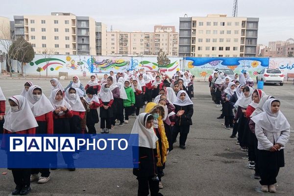 شور ۲۲ بهمن در مدارس رباط‌کریم