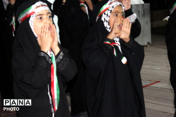 حضور نوجوانان در شب بارانی کرمان