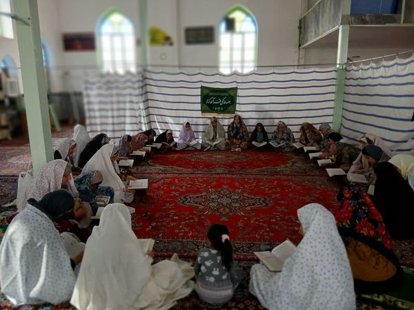 شور اعتکاف دانش‌آموزان دختر روستای طنجور در سه روز بندگی