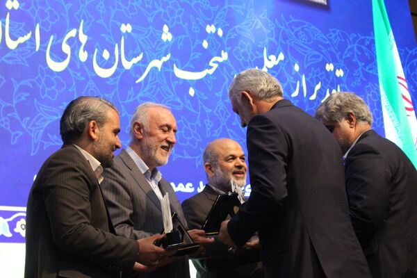 جلسه شورای اداری استان تهران با حضور وزیر کشور به‌مناسبت هفته معلم