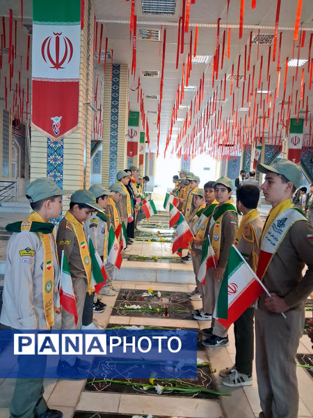 عطر افشانی و گلباران مزار شهدای شهرستان بجنورد  