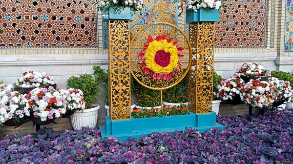 گل آرایی و چراغانی حرم رضوی 
