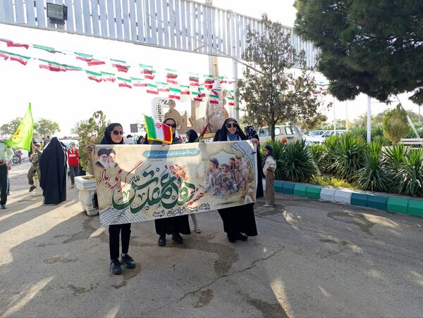 غبارروبی مزار شهدا توسط مسئولین شهرستان نیشابور انجام شد 