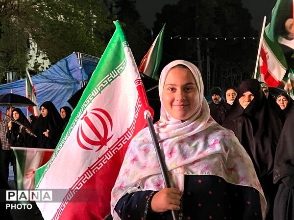 صدای حق هنوز پابرجاست