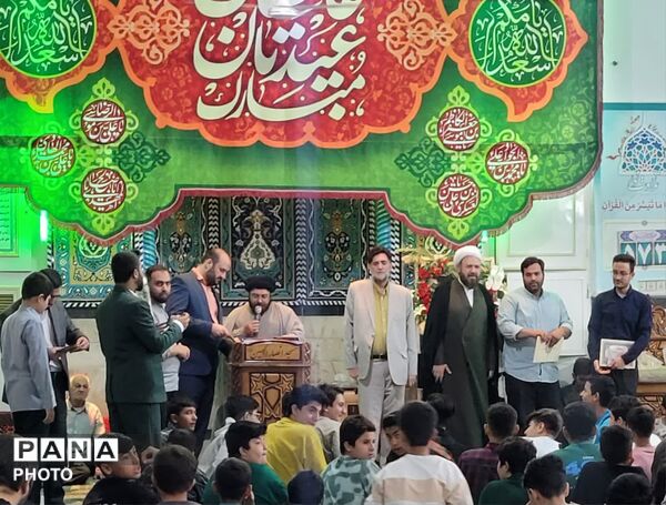 آیین تقدیر از ۷۰ معلم جهادی در مسجد انصارالحسین(ع) قم