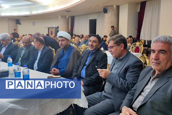 آیین تجلیل ازخادمین مراسم اعتکاف دانش‌آموزی