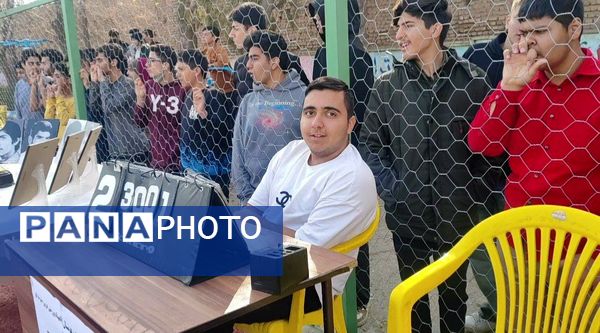 گذری بر فینال مسابقات فوتسال درون مدرسه دبیرستان شاهد ابوذر غفاری 