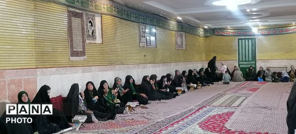 ضیافت افطاری و اقامه نماز جماعت در روز چهارم ماه مبارک رمضان در حسینیه شهر بار نیشابور 