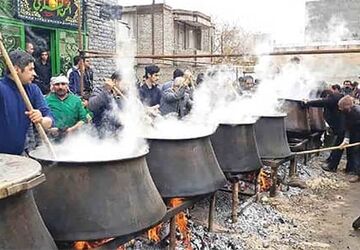 مراسم پخت نذری اباعبدالله‌الحسین طی رسوم هر ساله در شهرستان طالقان 