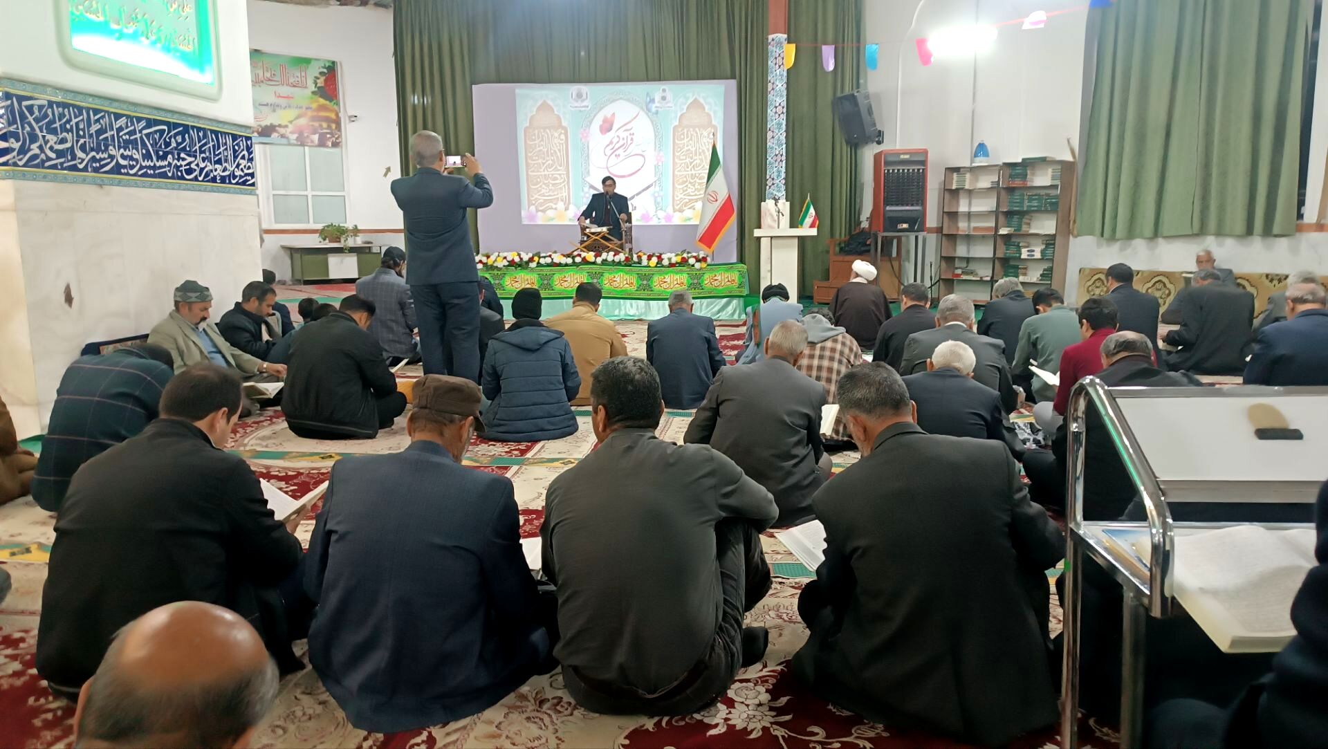  محفل انس با قرآن در امامزاده سید محمد (ع) کاشمر