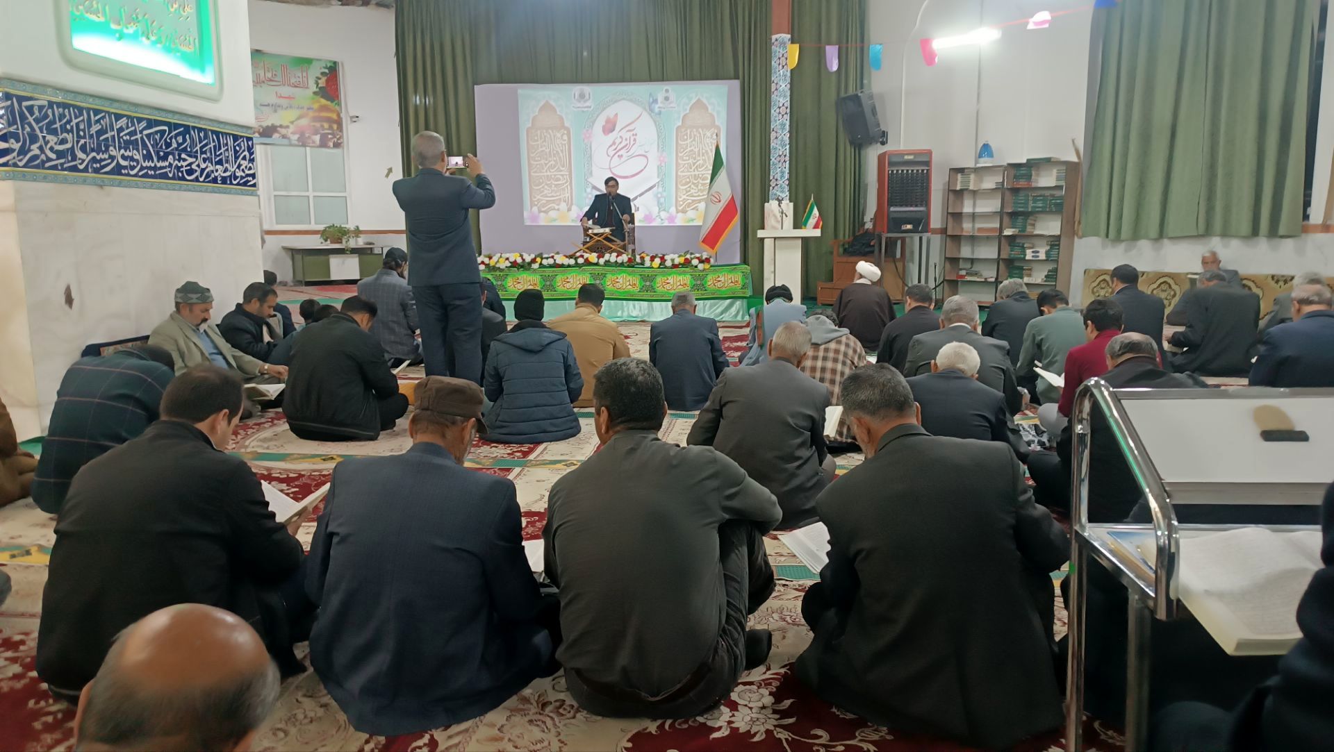  محفل انس با قرآن در امامزاده سید محمد (ع) کاشمر