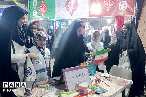 برپایی ایستگاه سلامت با حضور سفیران سلامت دانش‌آموزی ناحیه 2 شهرری در میدان نماز