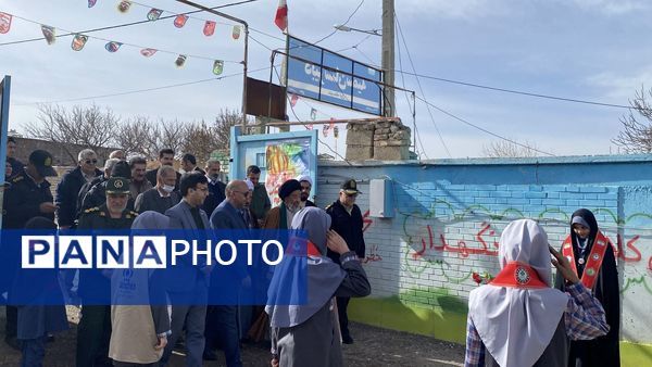 مراسم  یاوران انقلاب و افتتاح نمازخانه خیرساز در دبستان بنیاد برکت باخرز