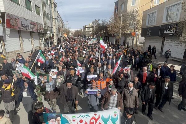 فیروزکوه یکپارچه عشق؛ راهپیمایی ۲۲ بهمن باشکوهترین جلوه وحدت شد