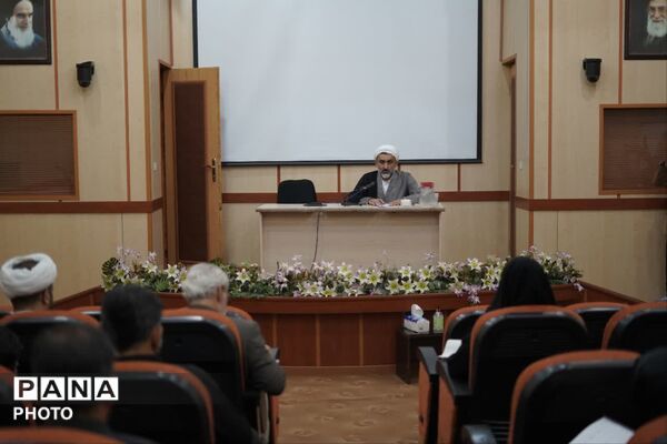 دومین نشست فعالان رسانه ای استان قم با موضوع تشییع رهبر شهید 