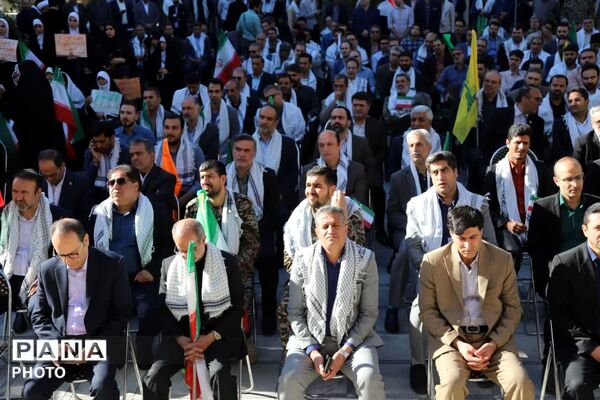 مراسم صبحگاه مشترک بسیج فرهنگیان تهران بزرگ در اداره کل آموزش و پرورش