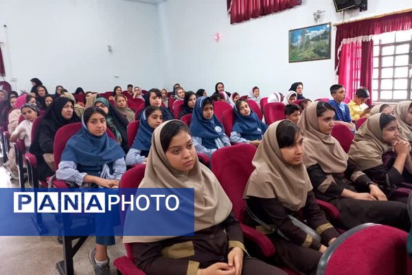 تجلیل از  دانش‌آموزان برگزیده جشنواره‌های فرهنگی هنری، المپیاد رویش و خبرنگاران پانا زرقان