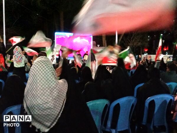 اجتماع مردم در بیعت با سومین رهبر جمهوری اسلامی ایران در امامزاده محروق نیشابور