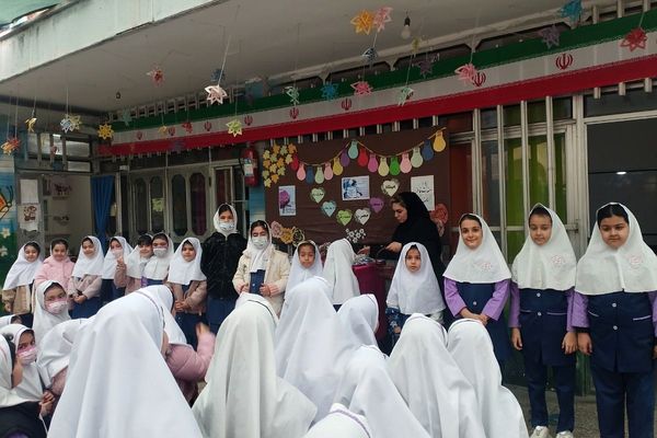 جشن میلاد بانوی نور در دبستان سرای دانش شهر قدس