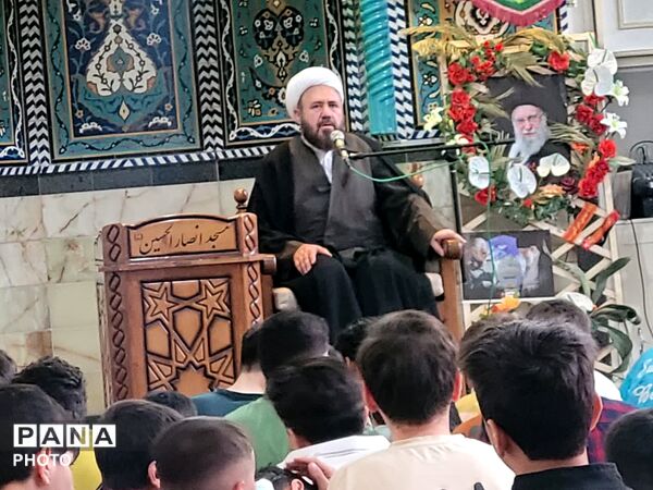 آیین تقدیر از ۷۰ معلم جهادی در مسجد انصارالحسین(ع) قم