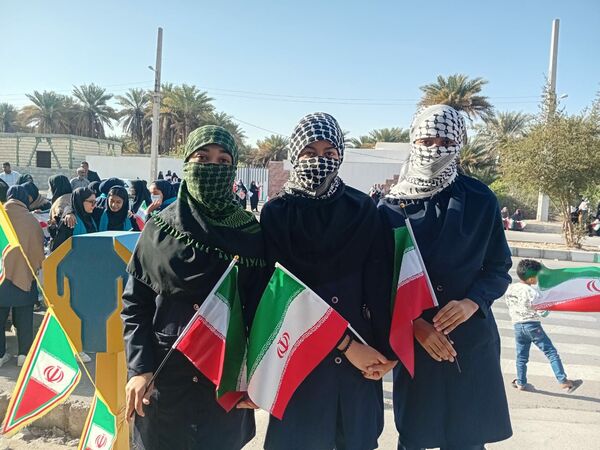 جشن پیروزی انقلاب در فین