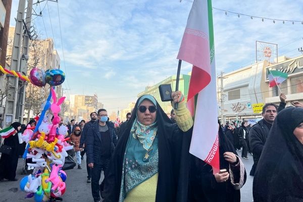 راهپیمایی محکومیت اغتشاشات و هتک حرمت به قرآن کریم و مساجد و تشییع شهدای امنیت در کرج