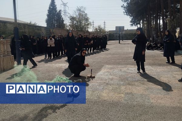 گرامیداشت روز آزمایشگاه در مدارس کهریزک 