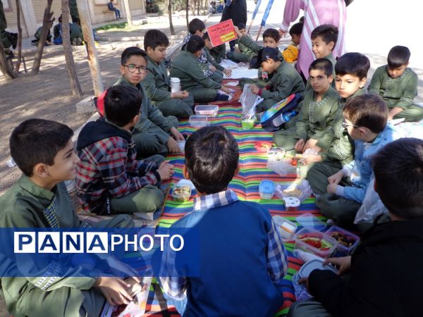 دورهمی «صبحانه سالم»  در دبستان شهدای غزه قم