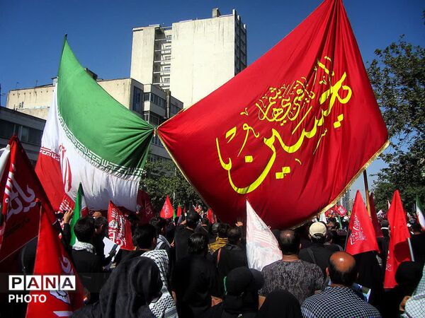 مراسم بدرقه و تشییع آقای شهید ایران در تهران 