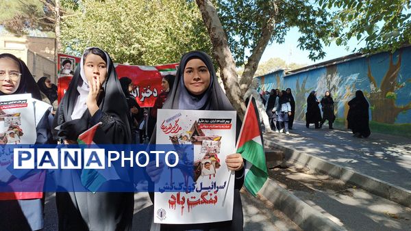 حضور پرشور دانش آموزان شهر محلات در راهپیمایی ۱۳ آبان در شهر محلات 