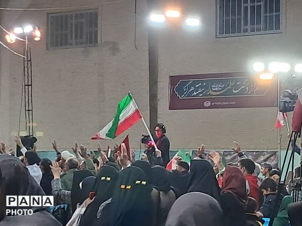 حضور گسترده مردم شهر نیر در جشن زیر سایه خورشید