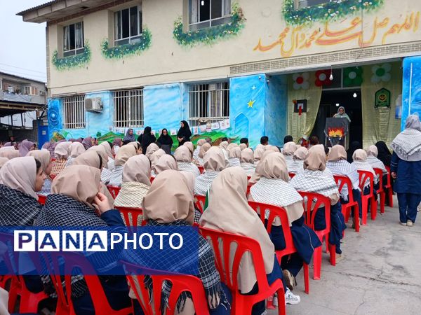 حضور نیروهای انتظامی در دبیرستان نجم قائمشهر