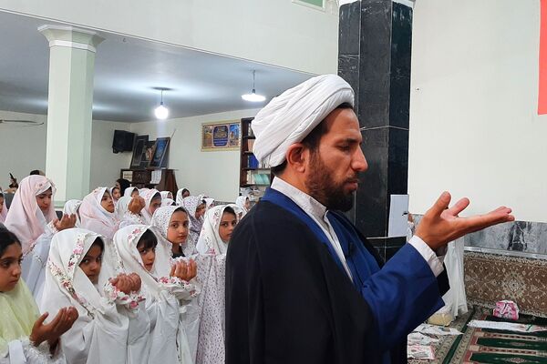 برپایی جشن عبادت و بندگی در مسجد ناحیه 2 بهارستان