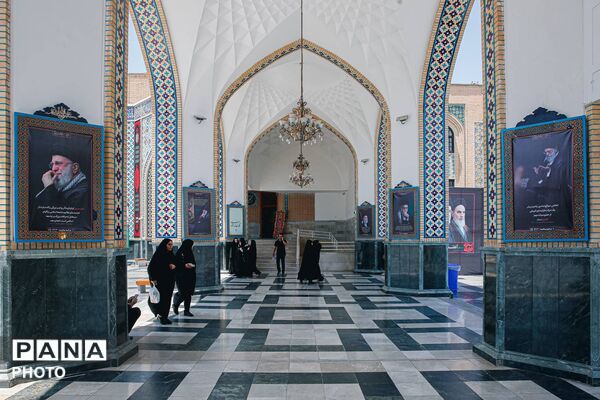 آماده‌سازی حرم مطهر رضوی در آستانه تشییع رهبر شهید انقلاب