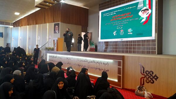 اعزام دختران مشهدی به سرزمین راهیان نور